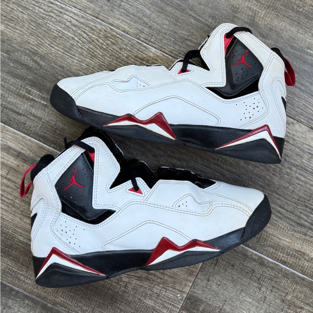 Jordan true flight white varsity red black 5 6.5